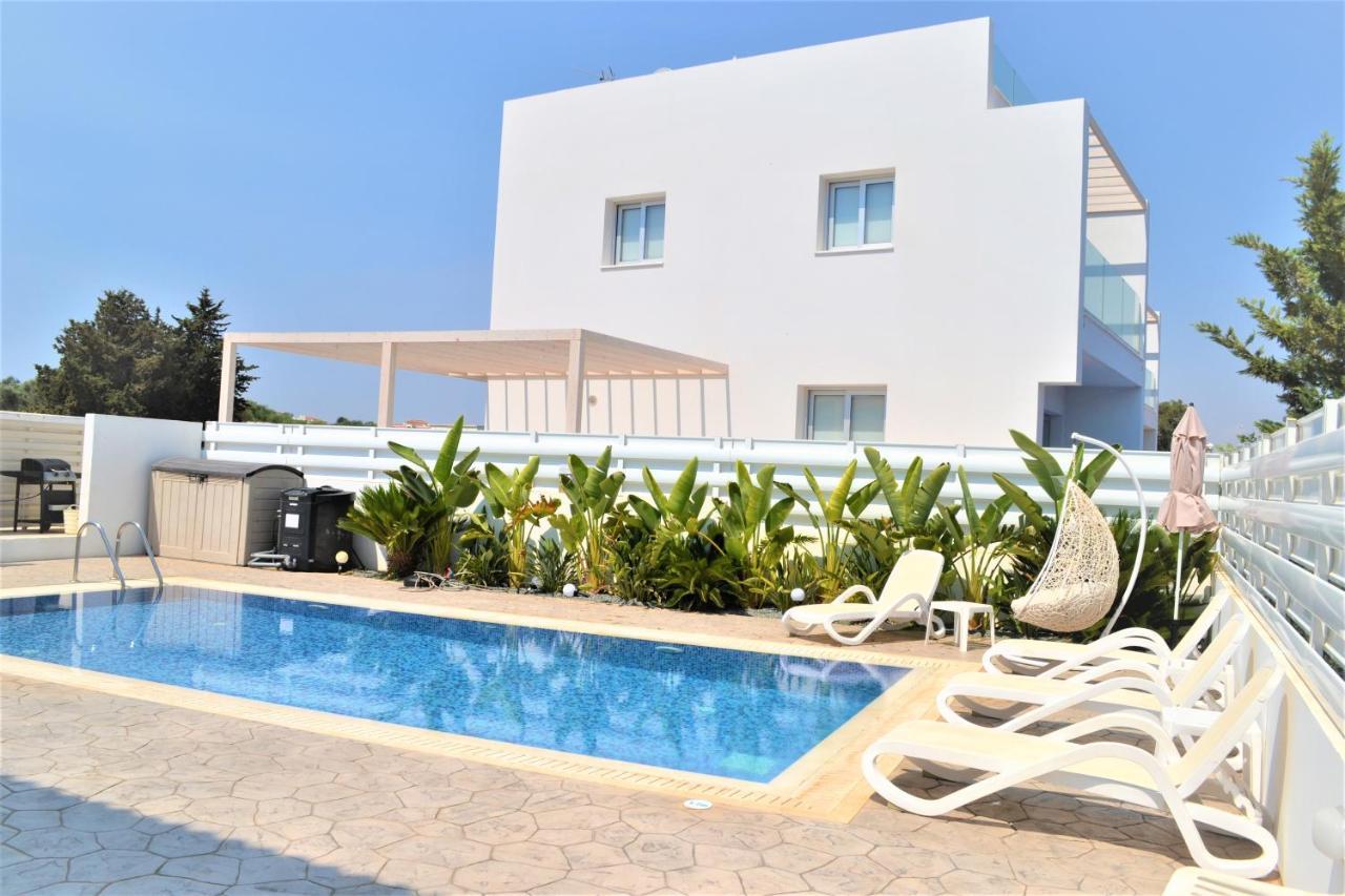 Villa Kolibri- Mythical Sands Paralimni Exterior foto